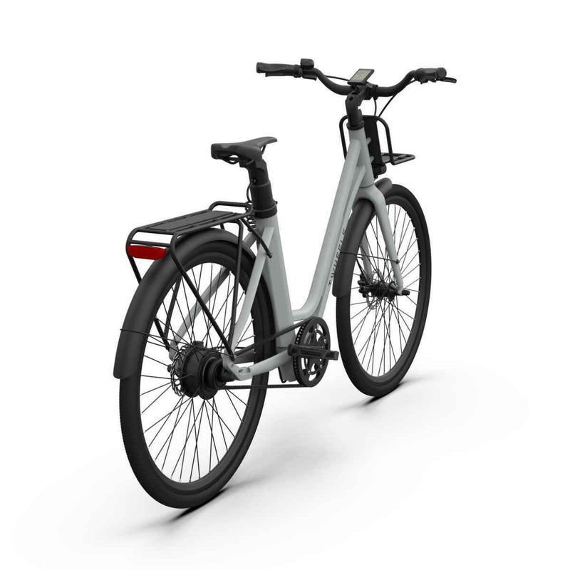 Graues E-Bike City Classic mit schwarzem Gepäckträger hinten und kleinem Frontträger.